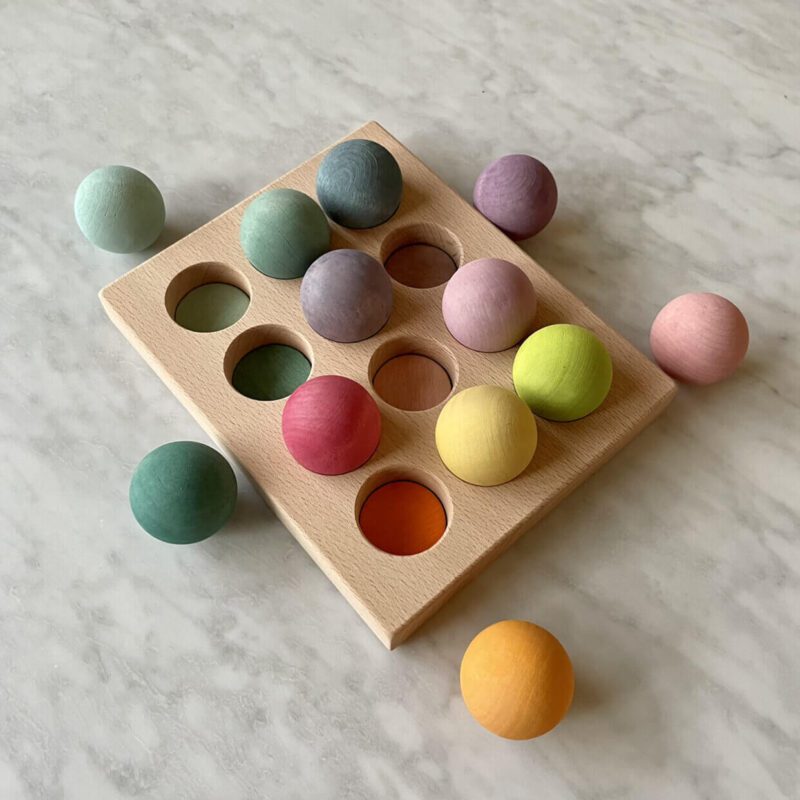 Sorting board pastel balls